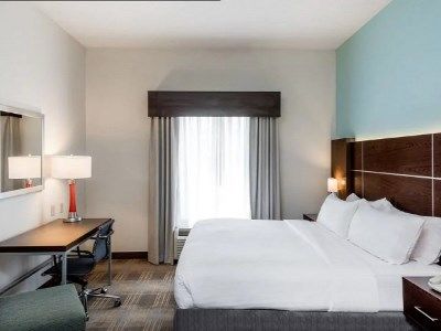 Express & - By Ihg