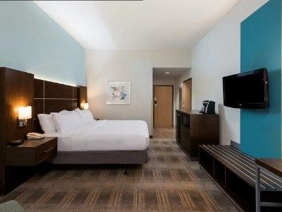 Express & - By Ihg