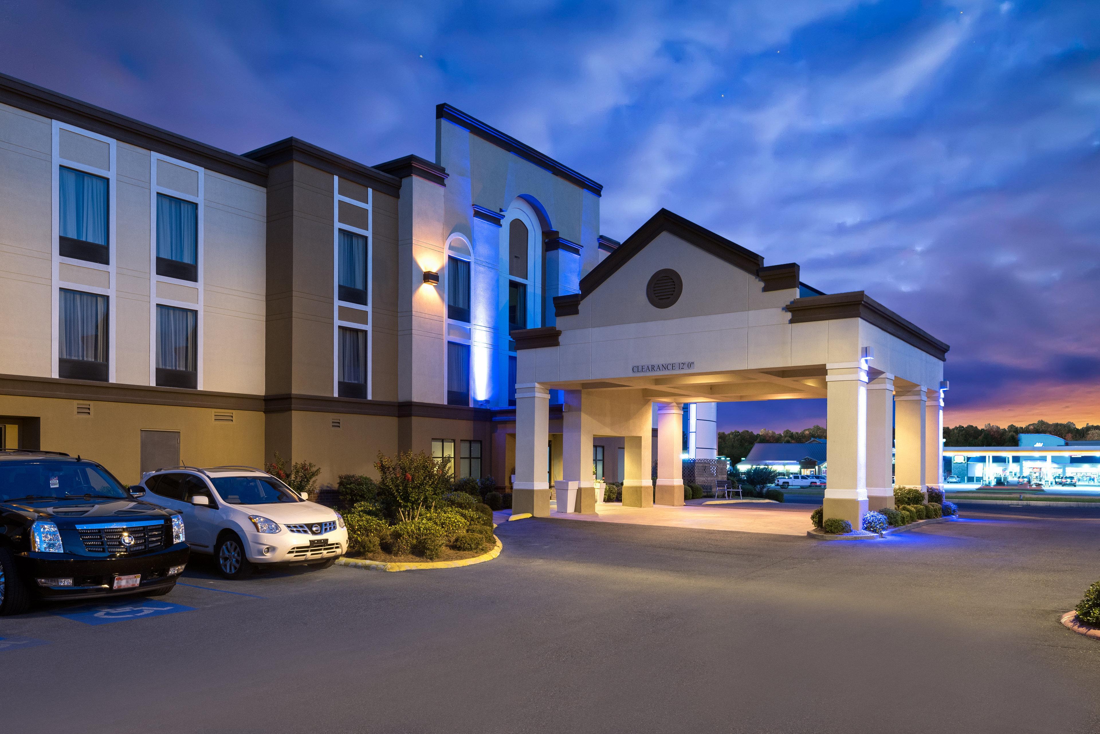 Express & - By Ihg 3*