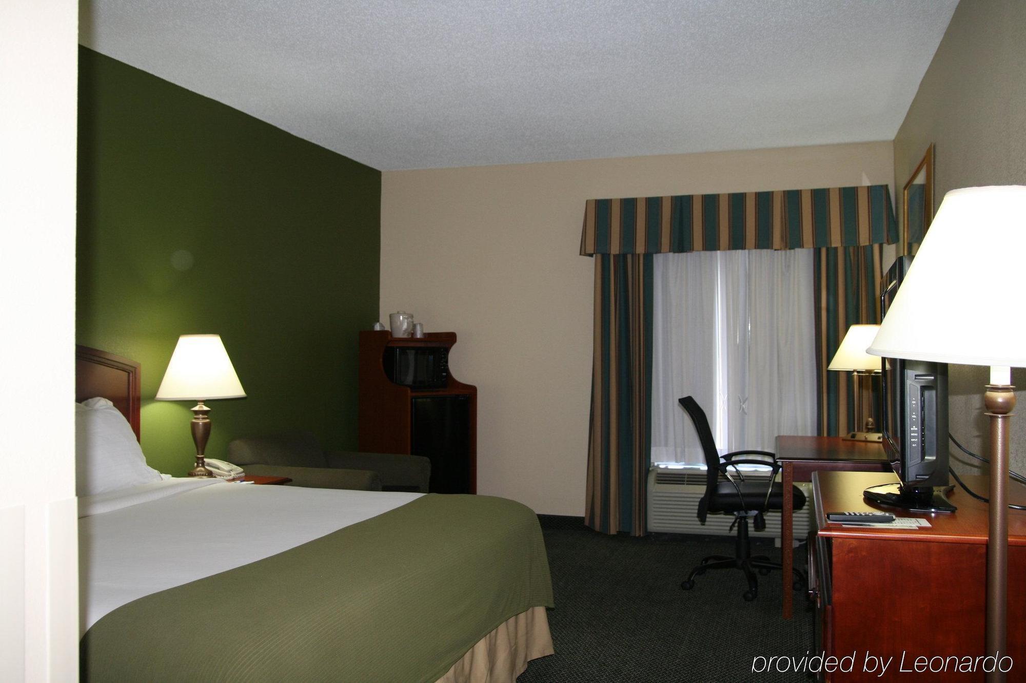 Express & - By Ihg 3*