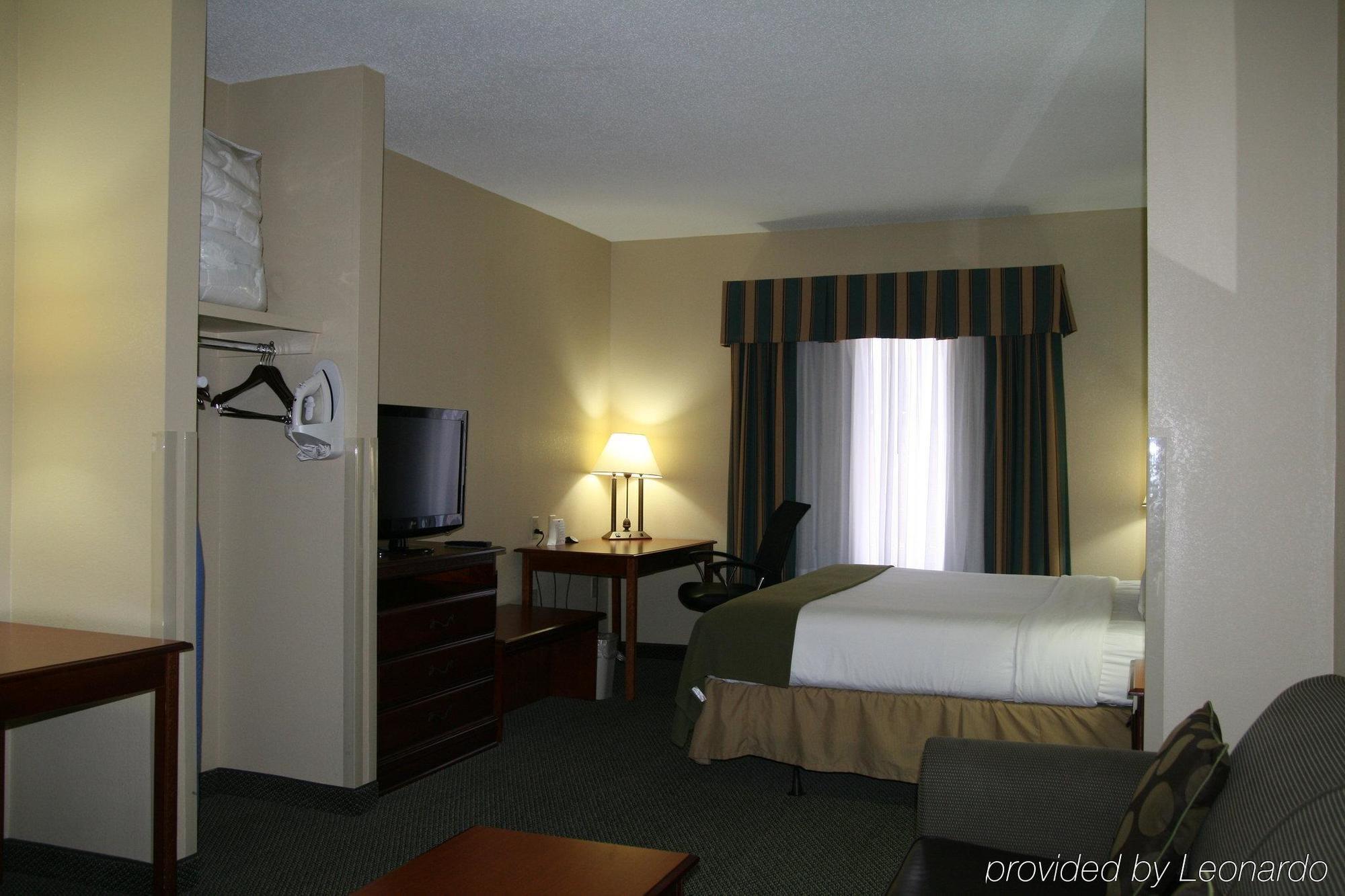 Express & - By Ihg Hotel
